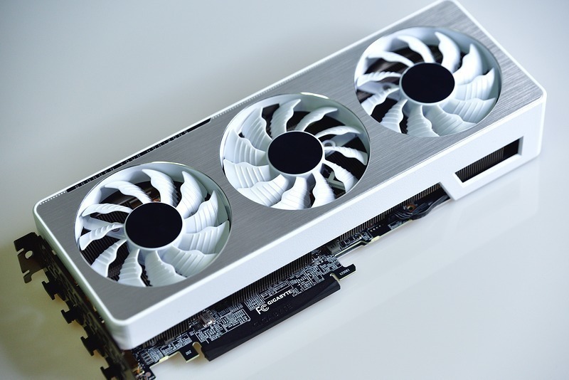 グラフィックボード交換 RTX3070: 前倒しで行こうよ